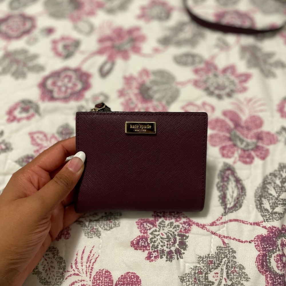 ALMOST NEW Kate Spade ♠️ plum wallet